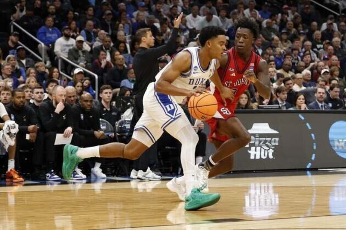 Caleb Foster's surprise lift propels Duke against UConn in Elite Eight