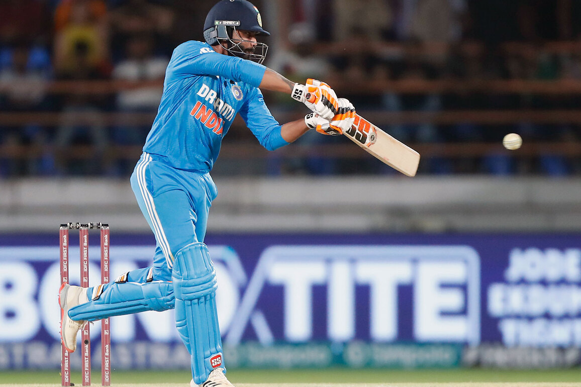 "He is caught in two minds": Srikkanth believes Ravindra Jadeja is indecisive whether to attack or defend