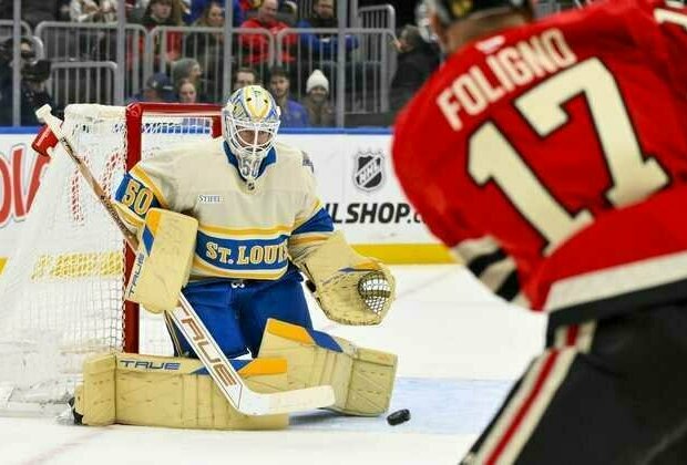 Blues defeat Blackhawks after 10-round shootout