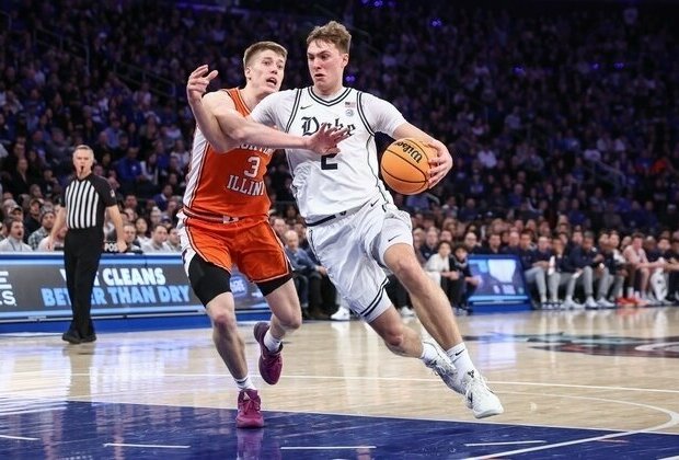 No. 3 Duke overwhelms Illinois by 43 points