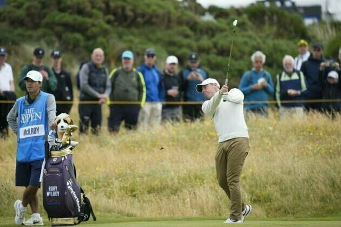 Scuffling Rory McIlroy breaks from holiday for Scottish Open