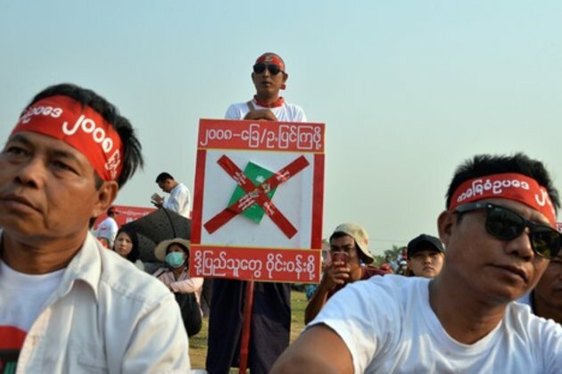 Burma urged to protect media freedom in Constitution