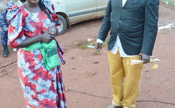 Kansala Bitamiisi (ku kkono) abantu gwe baagambye nti muto. Kansala Bitamiisi (ku kkono) abantu gwe baagambye nti muto.