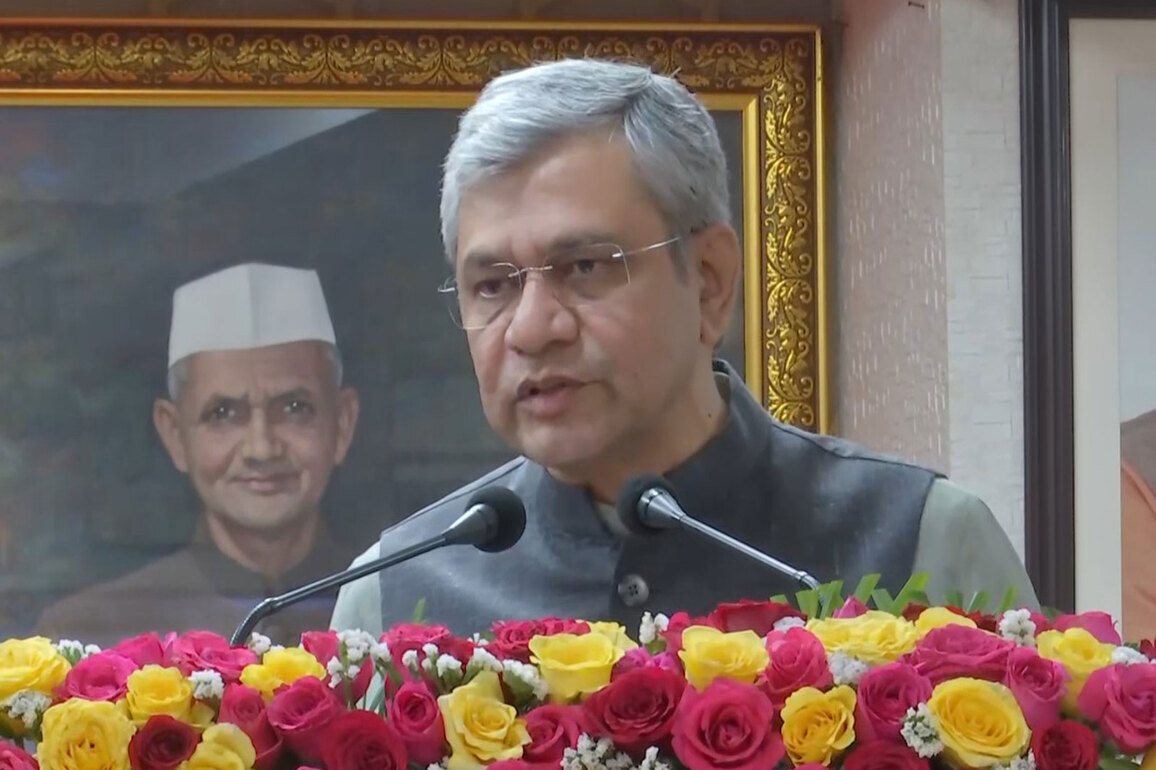 DGCA-Gati Shakti Vishwavidyalaya MoU to boost aviation talent development in India: Ashwini Vaishnaw