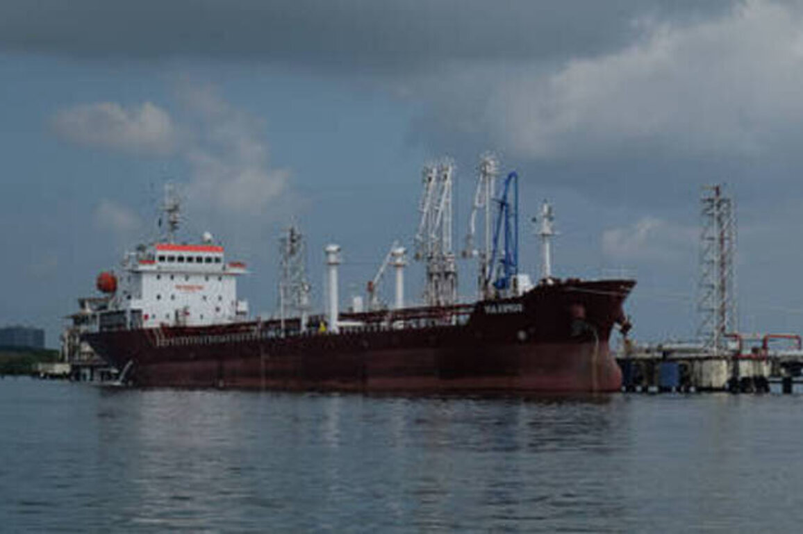 Major Indian refiner phases out Russian crude ahead of sanctions deadline