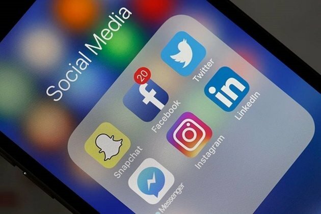 Social networks face quandary on politics in misinformation fight