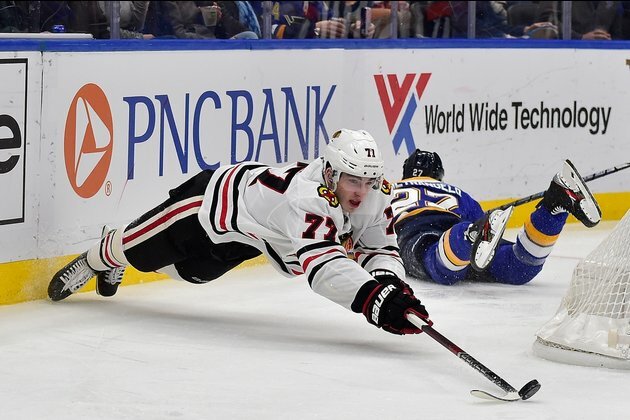 Blues rally past Blackhawks, stretch win streak to 5