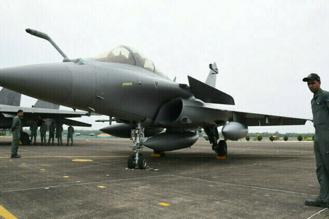 India buys warplanes amid tensions with Pakistan