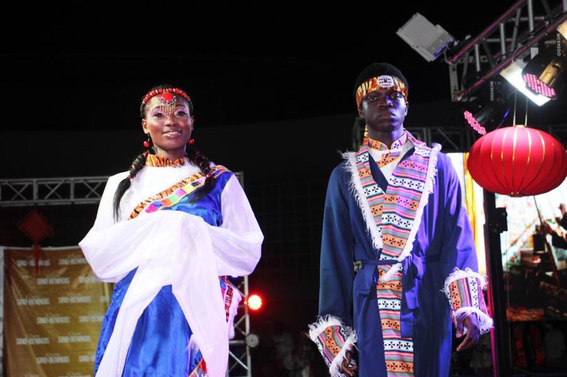 (Hello Africa) China-Benin Fashion Show weaves friendship through silk and cotton
