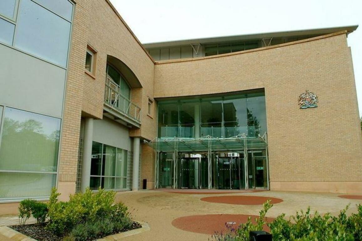 Police persuade man holding knife to throat to disarm himself