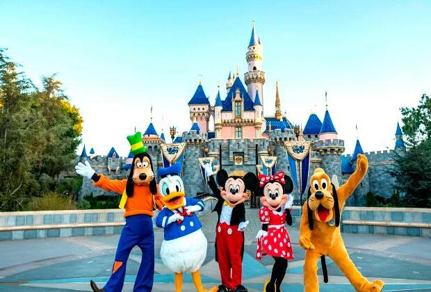 Mickey, Minnie, Disneyland performers vote to join labor union