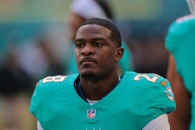 Dolphins RB De'Von Achane a no-show for voluntary workouts
