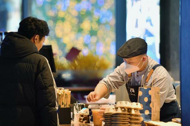 Lemonade in wheatfields brings urban cool to rural China