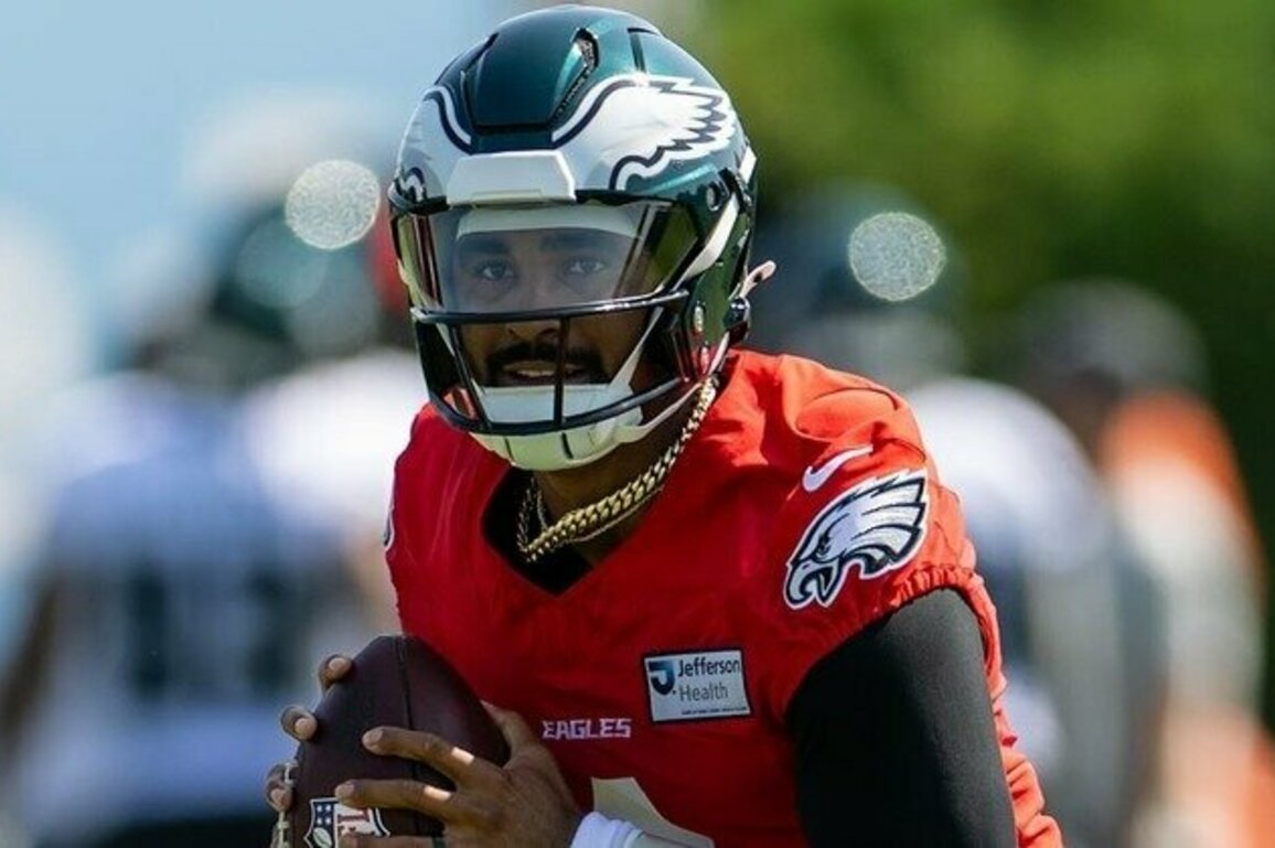 Eagles Training Camp Notebook: Who starred on Day 2