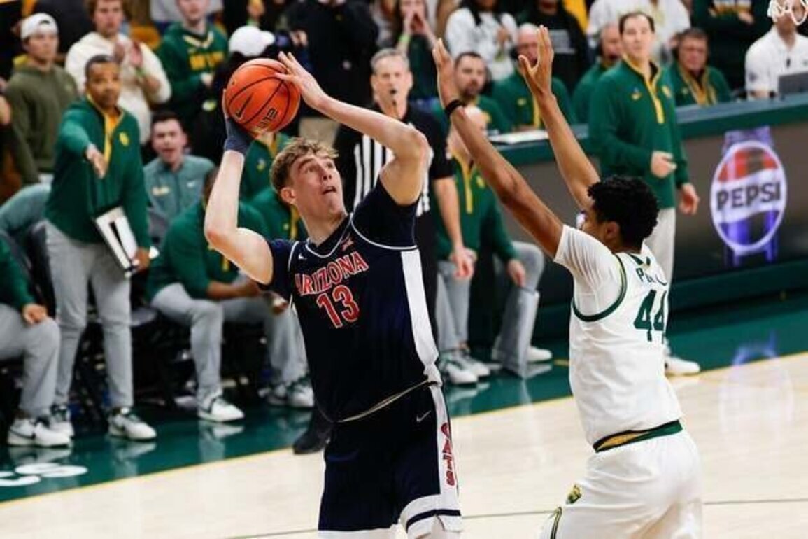 Jaden Bradley, Brayden Burries boost No. 2 Arizona past Baylor