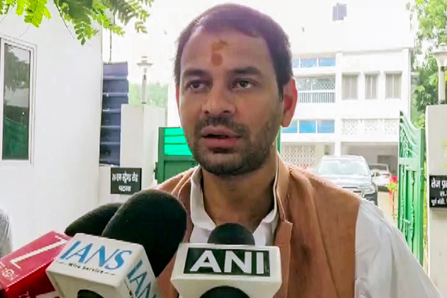 JJD chief Tej Pratap Yadav files nomination from Mahua, says "brought my grandmother with me"
