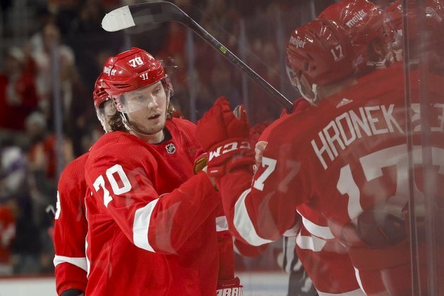 Red Wings on mission for regulation points against Knights