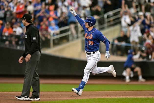 Carlos Carrasco, Mark Canha carry Mets past Phillies