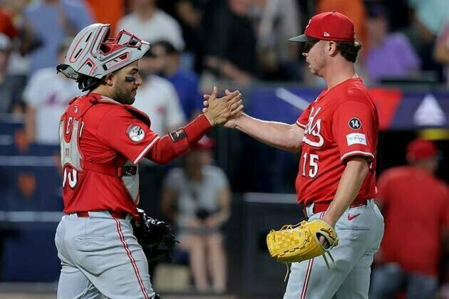 Surging Reds wary of slumping Dodgers going into series