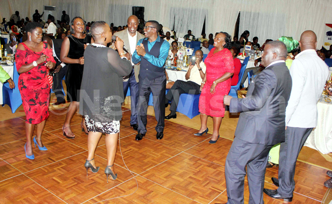  usician ngella alule entertains the guests