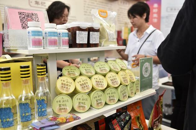 China's time-honored brands rewrite recipes for success