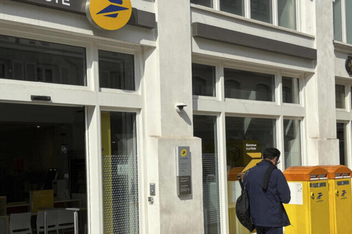 Cyberattack disrupts France's postal service during Christmas rush