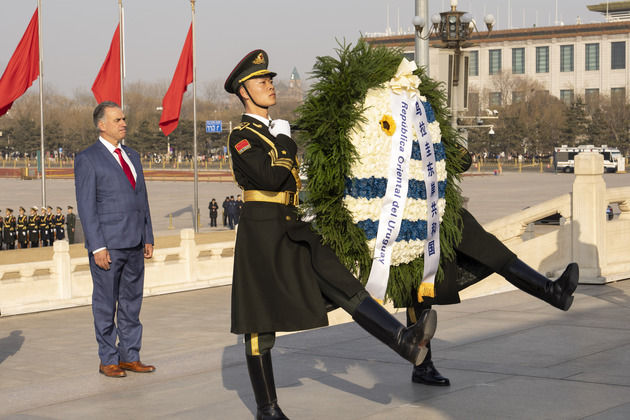 CHINA-BEIJING-URUGUAYAN PRESIDENT-MONUMENT-TRIBUTE (CN)