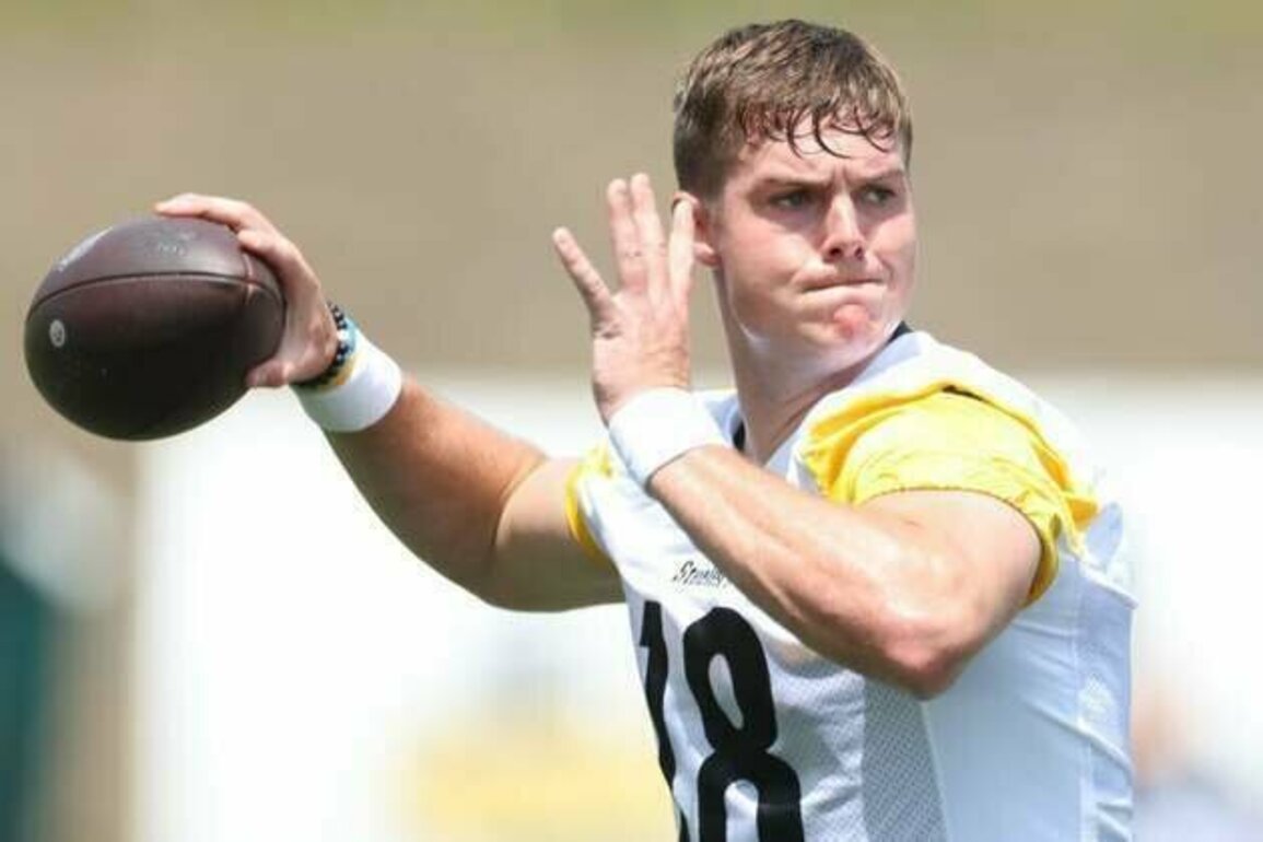 Steelers QB Will Howard is week-to-week with broken finger