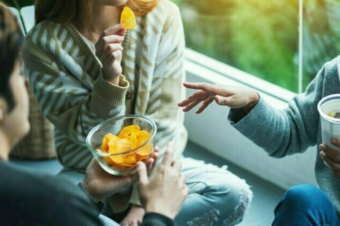 Fresh fruit down, junk food up: our modelling suggests Australians' diets will get worse by 2030