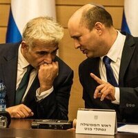 Former Israeli PMs unite against Netanyahu