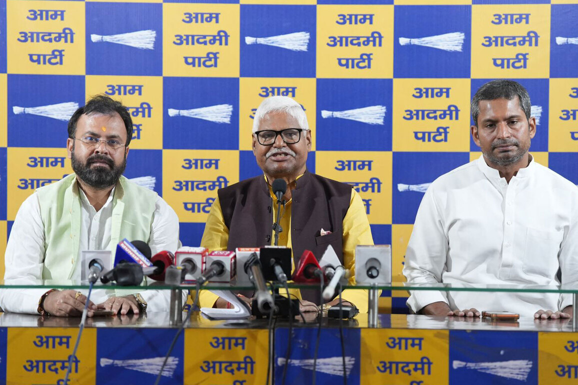 "They remember Purvanchalis only for votes": AAP slams BJP over Jaffarpur shooting incident