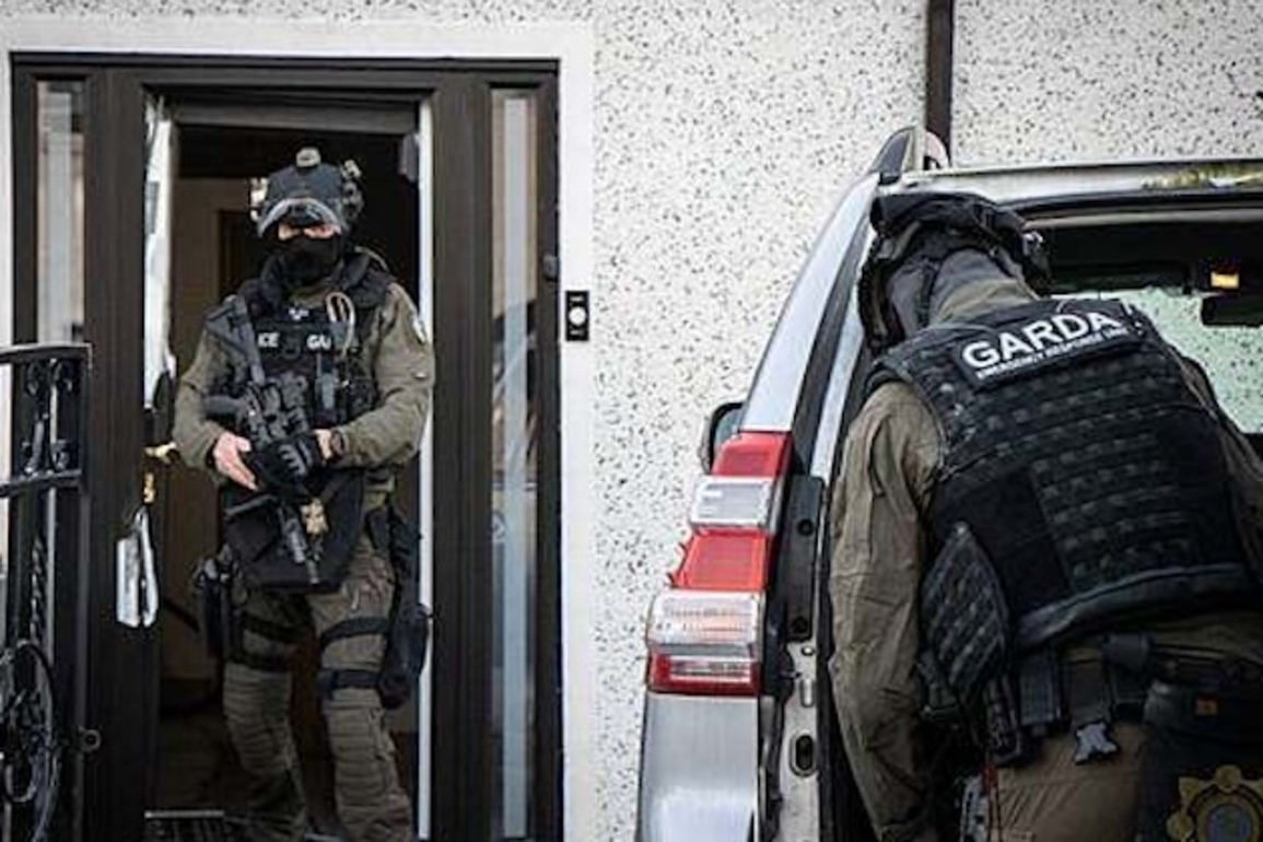 Five organised crime members arrested in Dublin