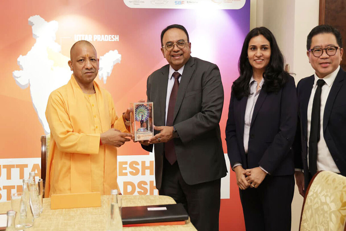 Exchanged views on strengthening collaboration in IT, innovation: UP CM Yogi in Singapore