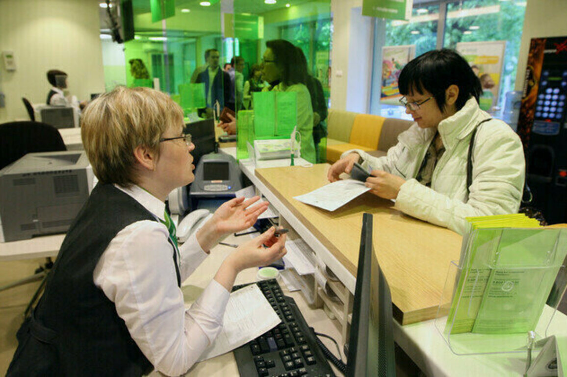 Russian women now landing jobs faster than men