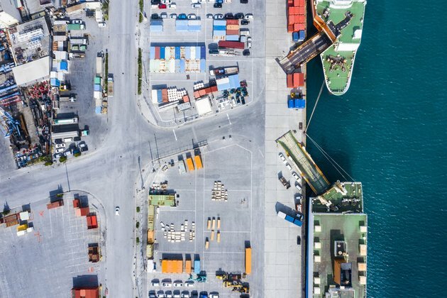 Japan&#039;s trade deficit hits record high data