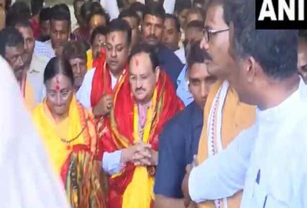 Union Minister JP Nadda offers prayers at Jagannath Temple in Odisha