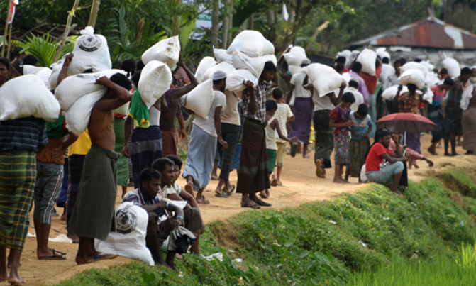 Monks attack Rohingya refugees in Sri Lanka Monks attack Rohingya refugees in Sri Lanka