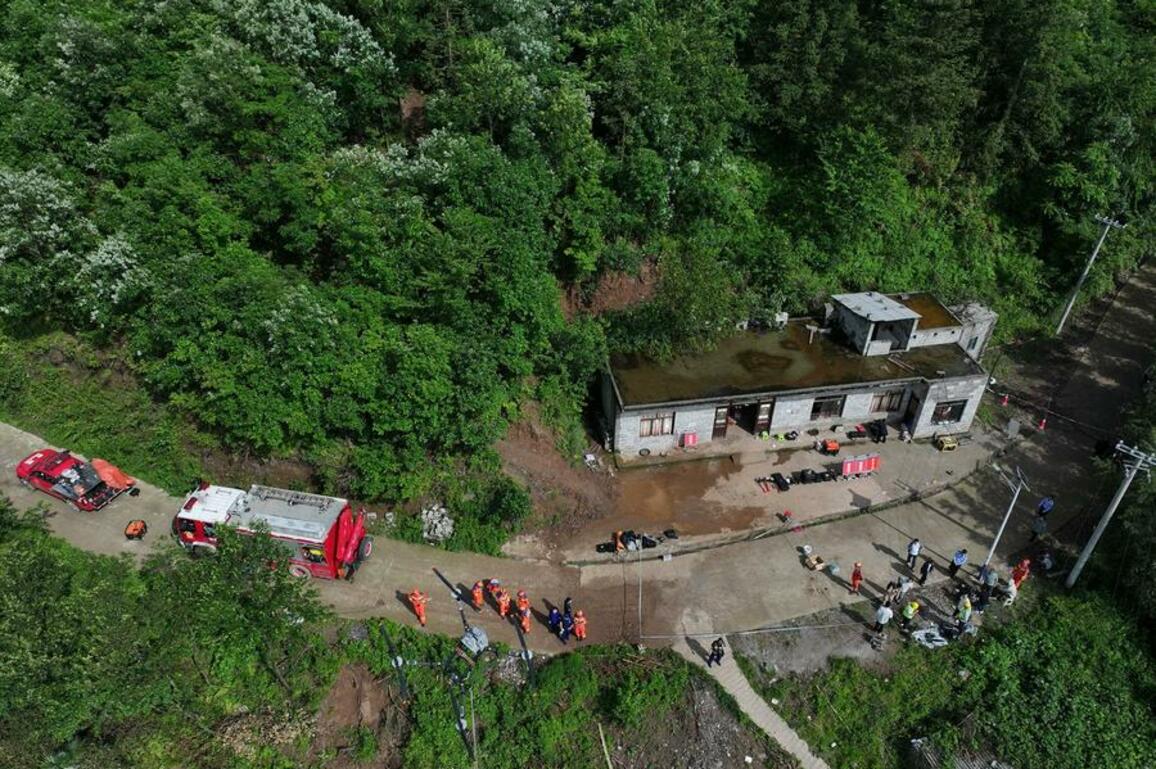 Update: Death toll rises to 4 in SW China landslides
