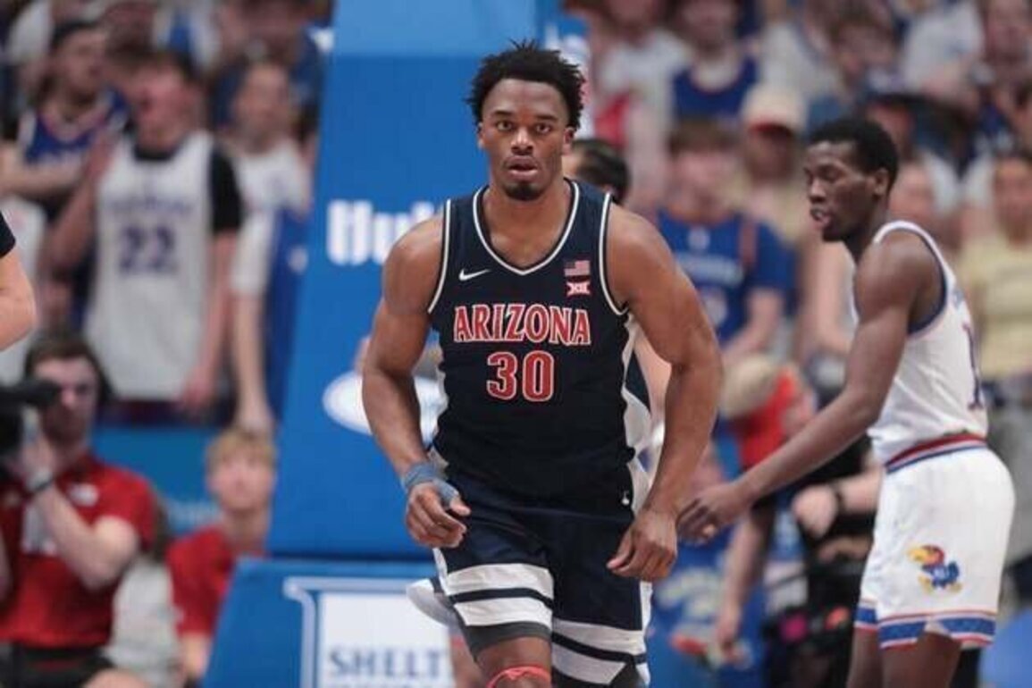 No. 2 Arizona intent to avert season sweep by No. 14 Kansas