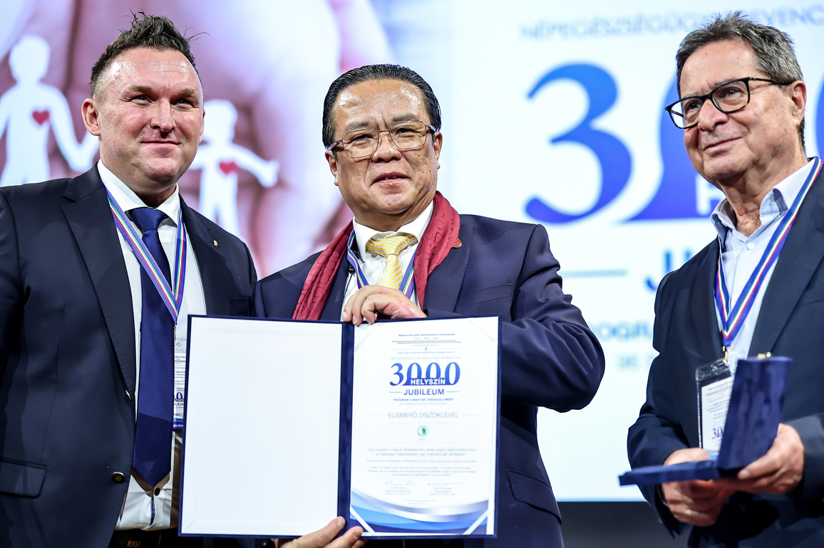 HUNGARY-BUDAPEST-TRADITIONAL CHINESE MEDICINE-EXPERT-AWARD