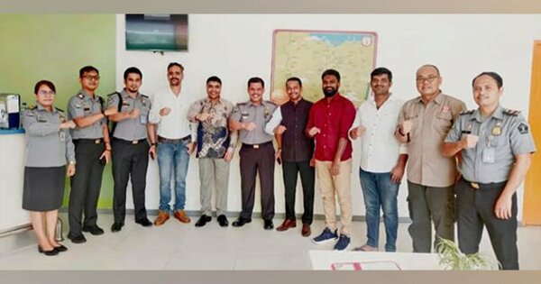 Aashi Api Indian crew of MV Aashi return home after nine months detention in ...