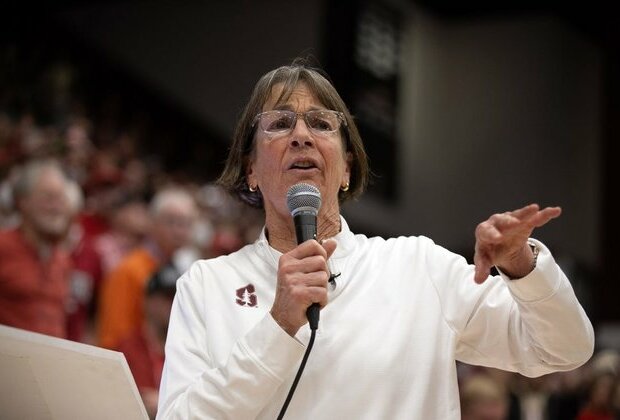 Stanford names basketball court for Tara VanDerveer