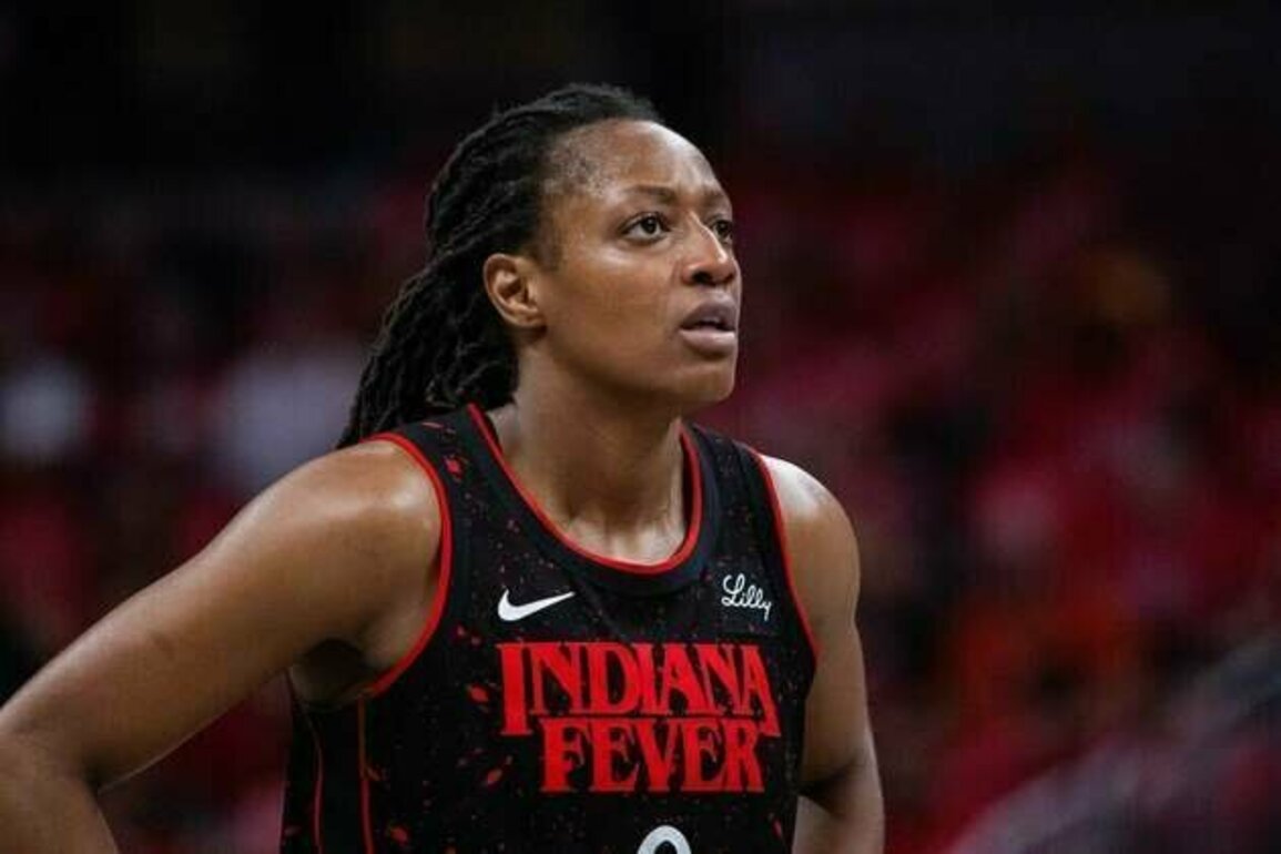 Fever star Kelsey Mitchell leaves Game 5 due to cramping