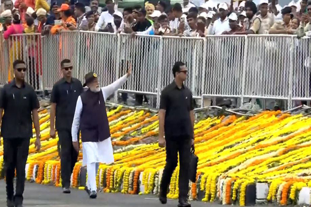 "Had Congress not committed that sin...": PM Modi slams Congress for removing part of 'Vande Mataram'