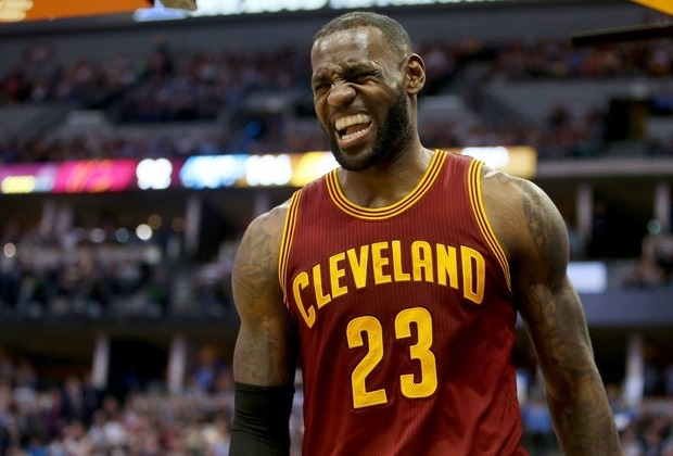 LeBron James cops serious eye injury in Hornets game