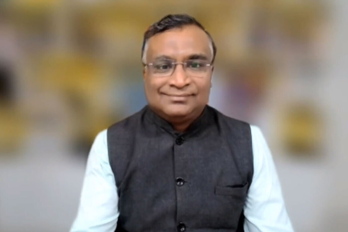 India's long-term growth story intact despite global headwinds: HDFC Securities' Devarsh Vakil