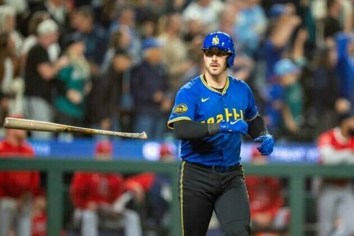Mitch Garver blast helps Mariners top Angels, keep pace in playoff chase