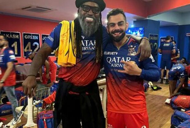 "Long Live the King...": Chris Gayle re-unites with RCB teammate Virat Kohli, meets MS Dhoni