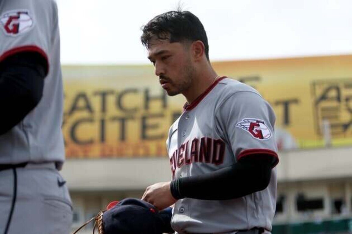 Guardians, Reds make changes for key players in offensive doldrums
