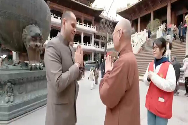 Legacy of Indian Civilization in Shanghai: Consulate General of India Pratik Mathur visits Jing'an Temple